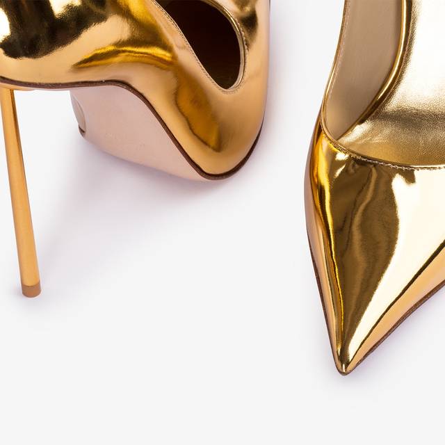 Le Silla Décolleté metallizzata oro pepita Italia