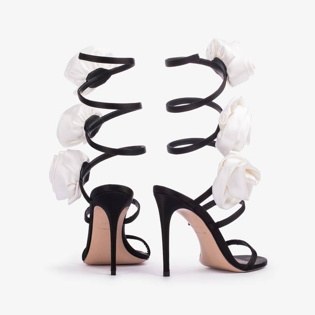 Le Silla Sandalo raso nero con rose bianche Prezzo basso