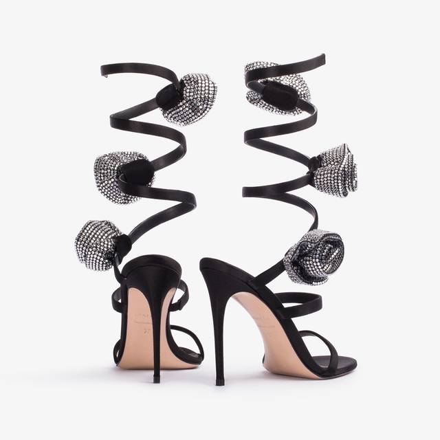 Le Silla Sandalo raso nero con rose in Cristalli argento Super sconto