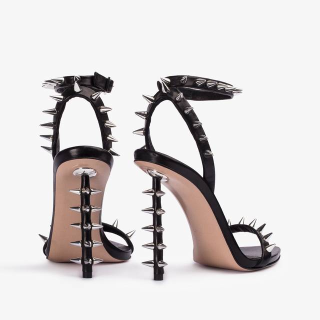Le Silla Sandalo pelle nero con borchie argento Shopping online