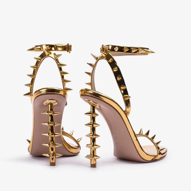 Le Silla Sandalo metallizzato oro pepita con borchie Offerta esclusiva