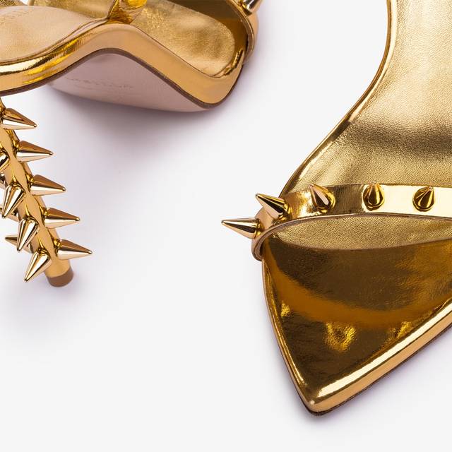 Le Silla Sandalo metallizzato oro pepita con borchie Offerta esclusiva