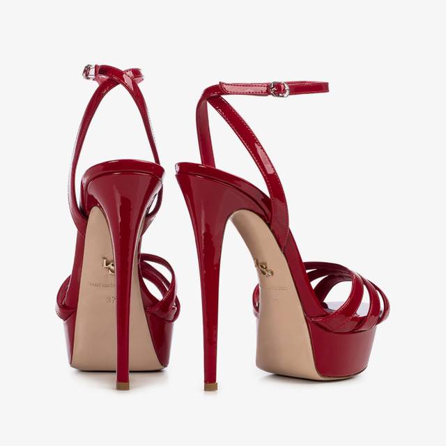Le Silla Sandalo vernice rosso Comprane uno, ottenene uno gratis