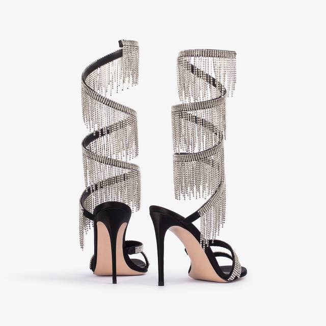 Le Silla Sandalo raso nero con frange argento Offerte speciali