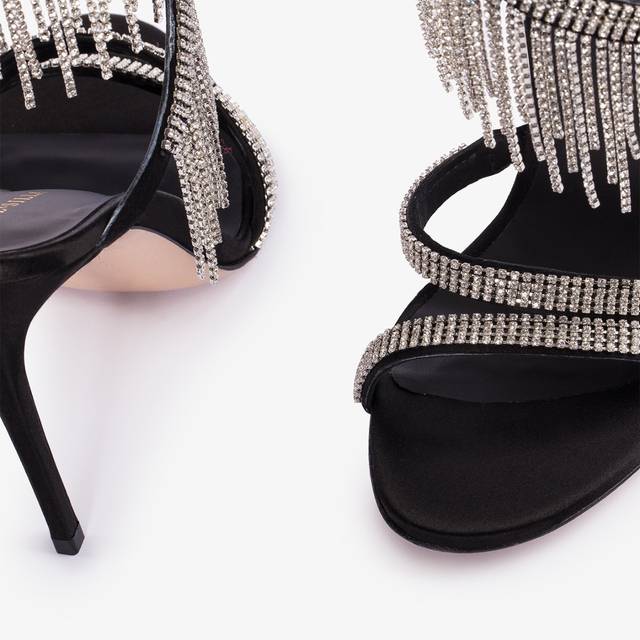 Le Silla Sandalo raso nero con frange argento Offerte speciali