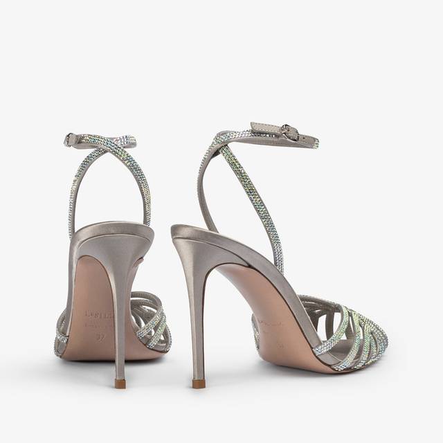 Le Silla Sandalo raso argento e Cristalli Fino al 50% di sconto