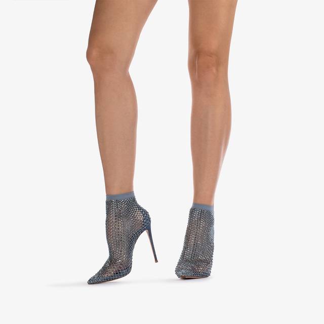 Le Silla Stivaletto calza blu denim e Cristalli Discount Store per i nuovi prodotti