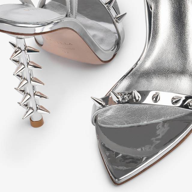 Le Silla Sandalo mule metallizzato argento con borchie Offerta per la Festa della Mamma