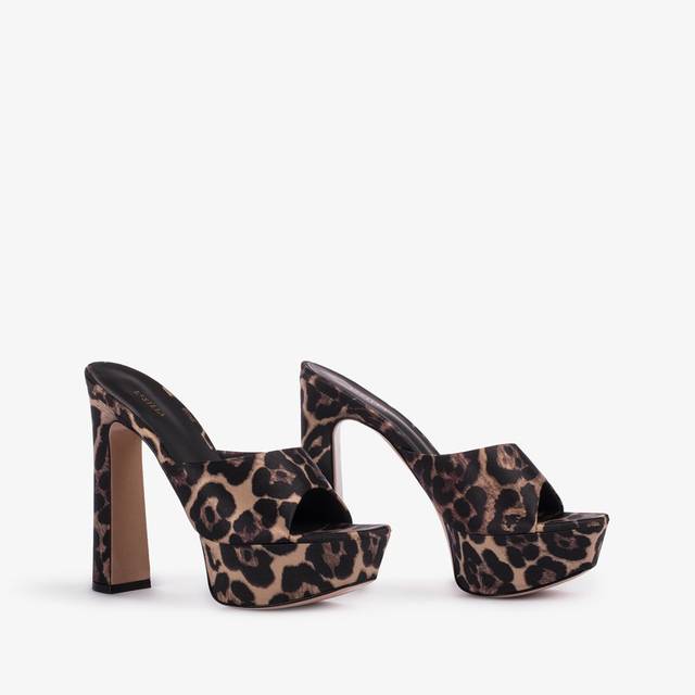 Le Silla Sandalo mule con plateau raso stampa leopardata Fornitura limitata