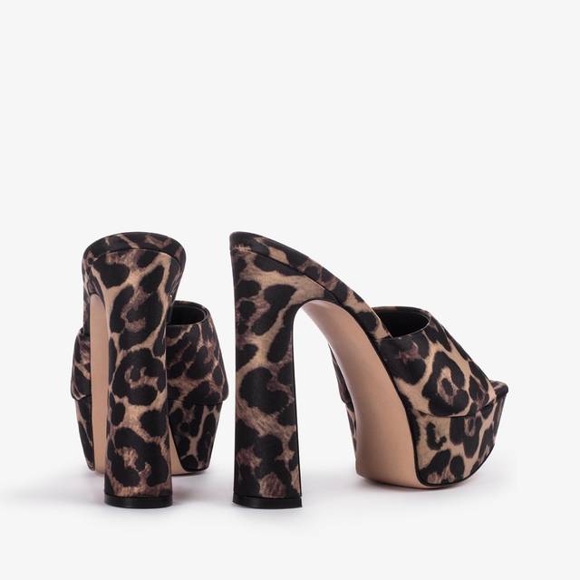 Le Silla Sandalo mule con plateau raso stampa leopardata Fornitura limitata
