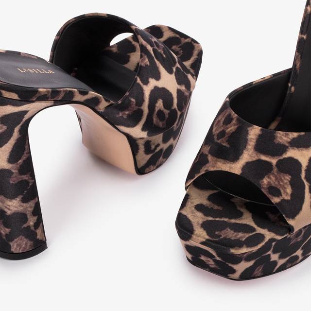 Le Silla Sandalo mule con plateau raso stampa leopardata Fornitura limitata
