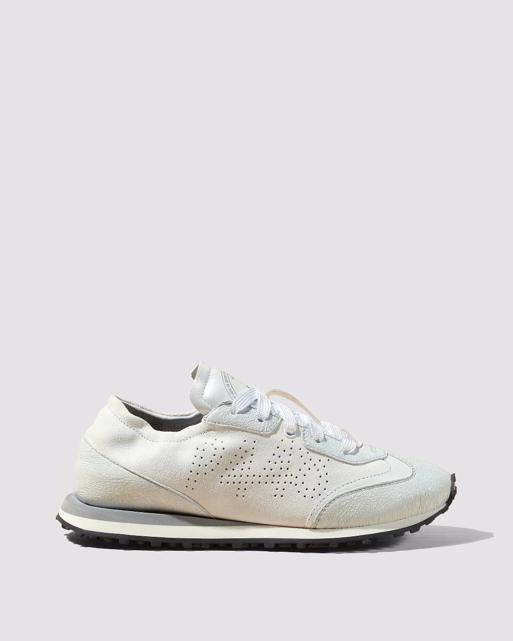 P448 Audry White