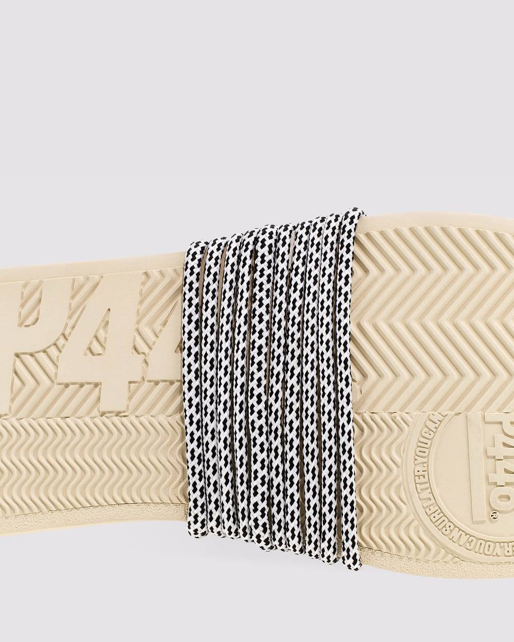 P448 Shoelaces White/Black Speckled Ultimi due giorni
