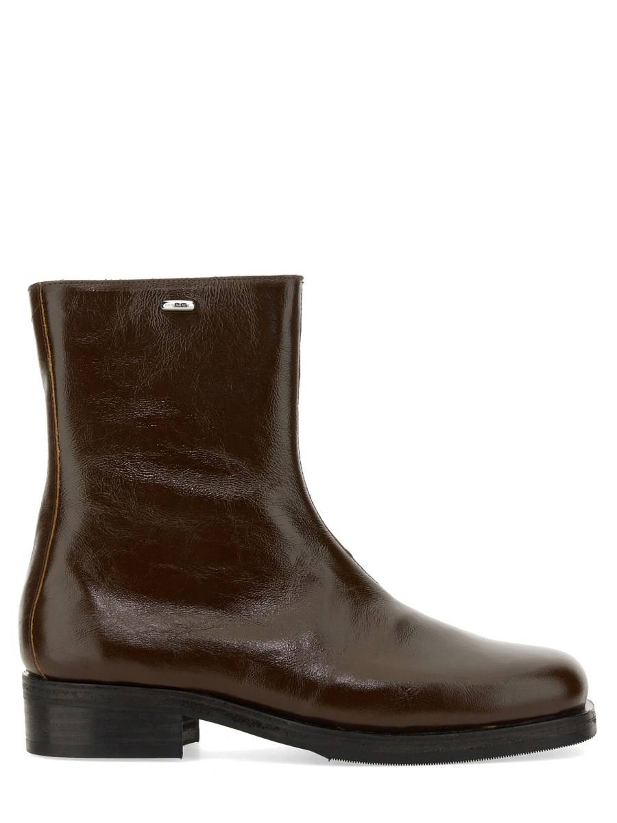 OUR LEGACY STIVALE "CAMION" IN PELLE LUCIDA In Vendita