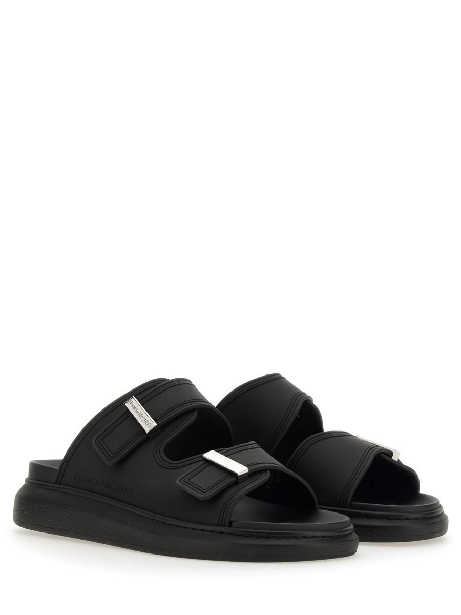 ALEXANDER McQUEEN SANDALO HYBRID OVERSIZE IN GOMMA CON DOPPIO CINTURINO Offerte