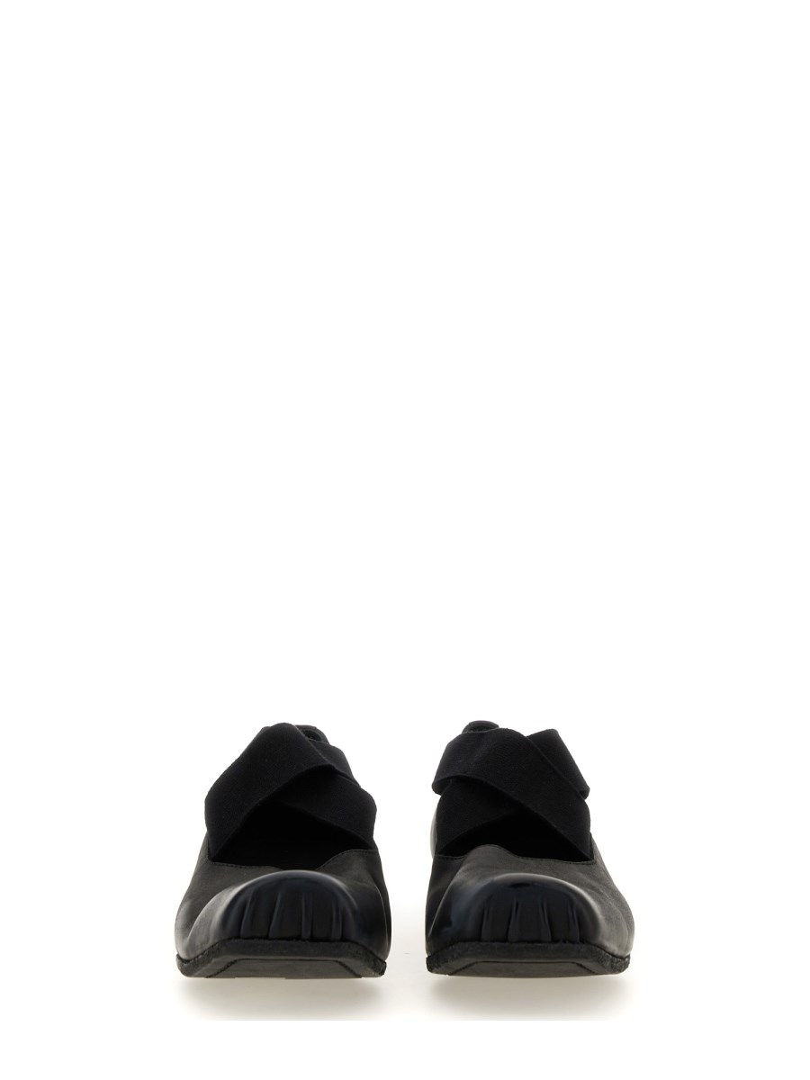 UMA WANG BALLERINA IN PELLE CON FASCE ELASTICHE In Saldo