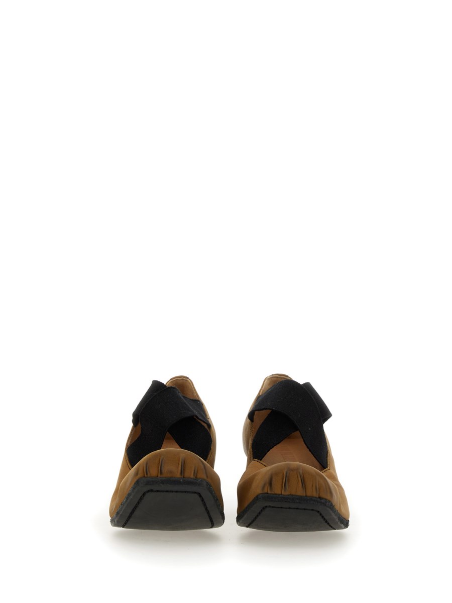 UMA WANG BALLERINA IN PELLE CON FASCIA ELASTICA E PUNTA IN GOMMA Moda