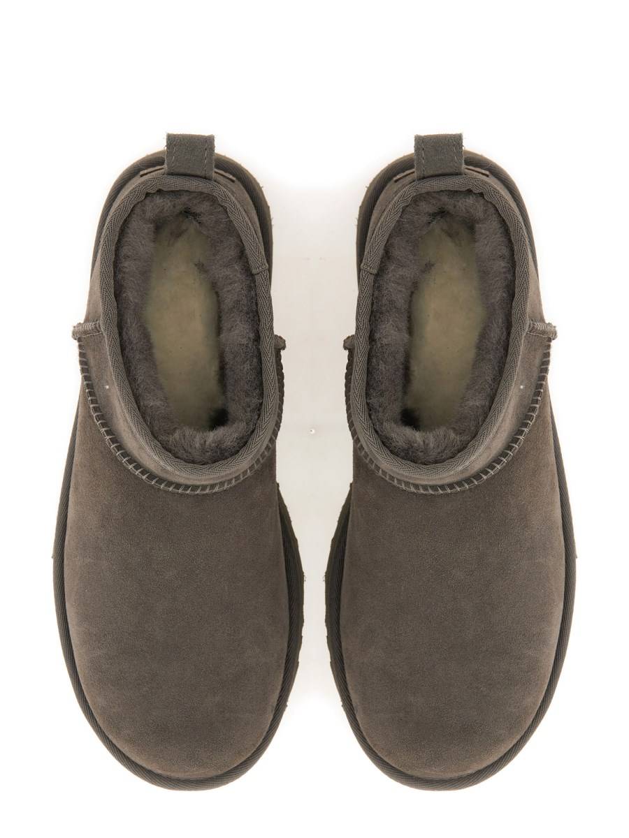 UGG STIVALE CLASSIC ULTRA MINI IN PELLE Black Friday