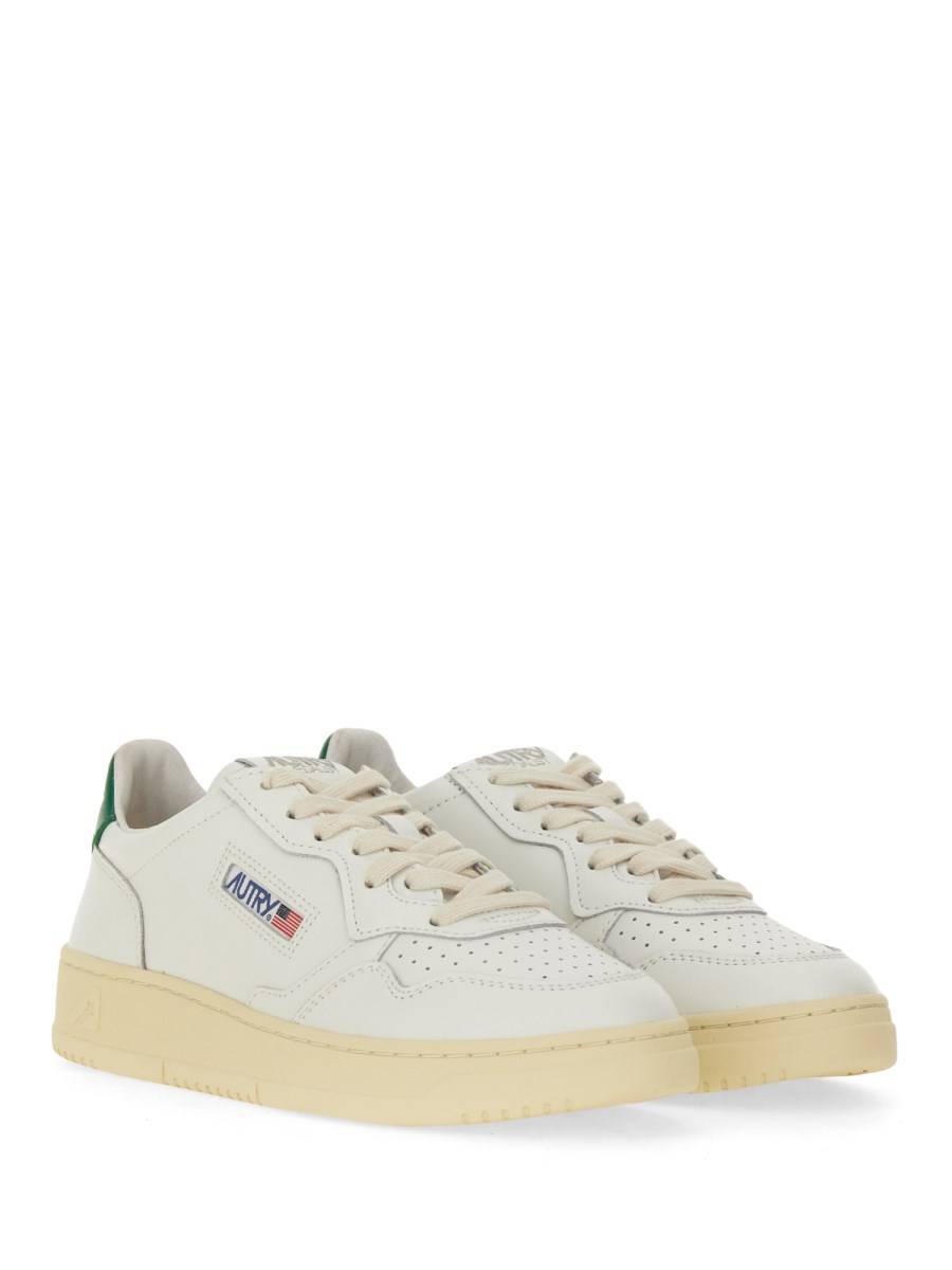AUTRY SNEAKERS MEDALIST LOW IN PELLE Latest fashion