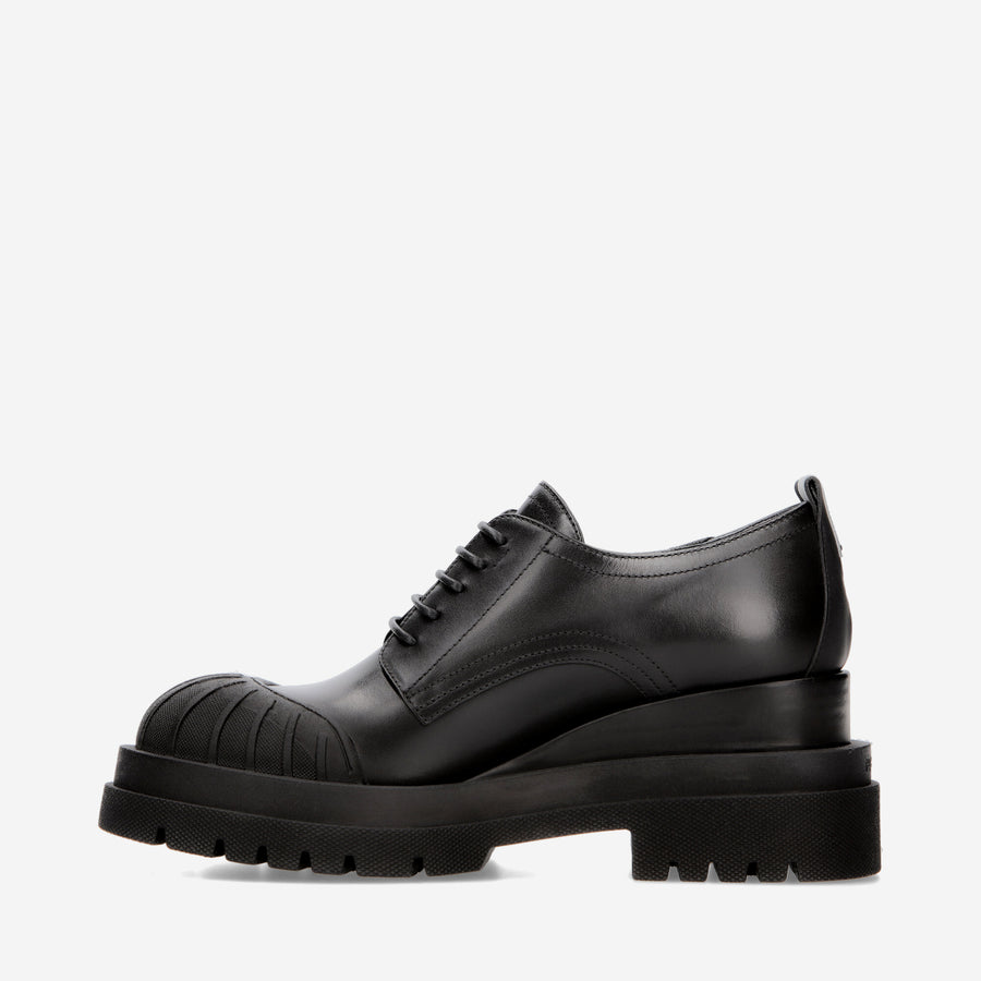 Premiata Scarpe stringate M6565A in pelle spazzolata Moda
