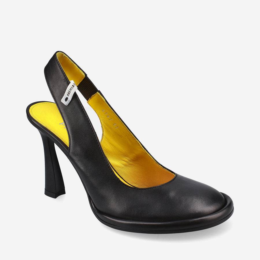 Premiata Chanel M6767A in pelle In vendita
