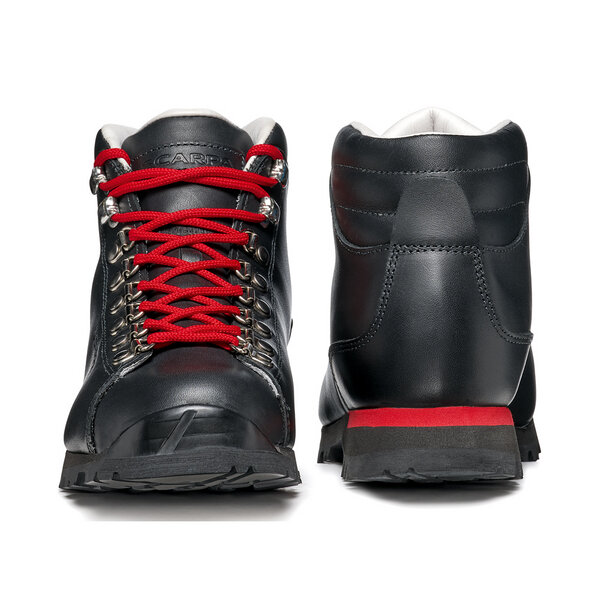 Scarpa PRIMITIVE Reinterprets the tradition style in a modern key Offerte stagionali
