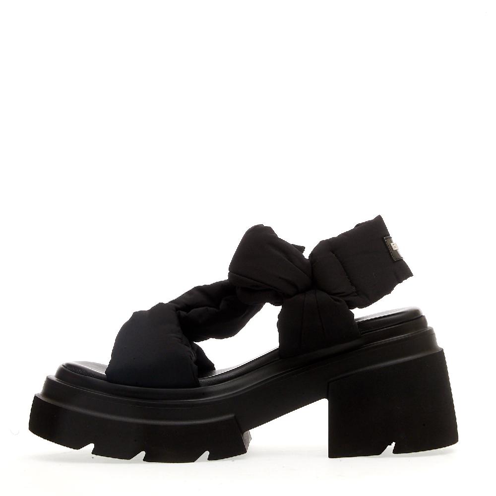 Sorelle Perego sandalo fondo gomma in tessuto nero Offerta natalizia