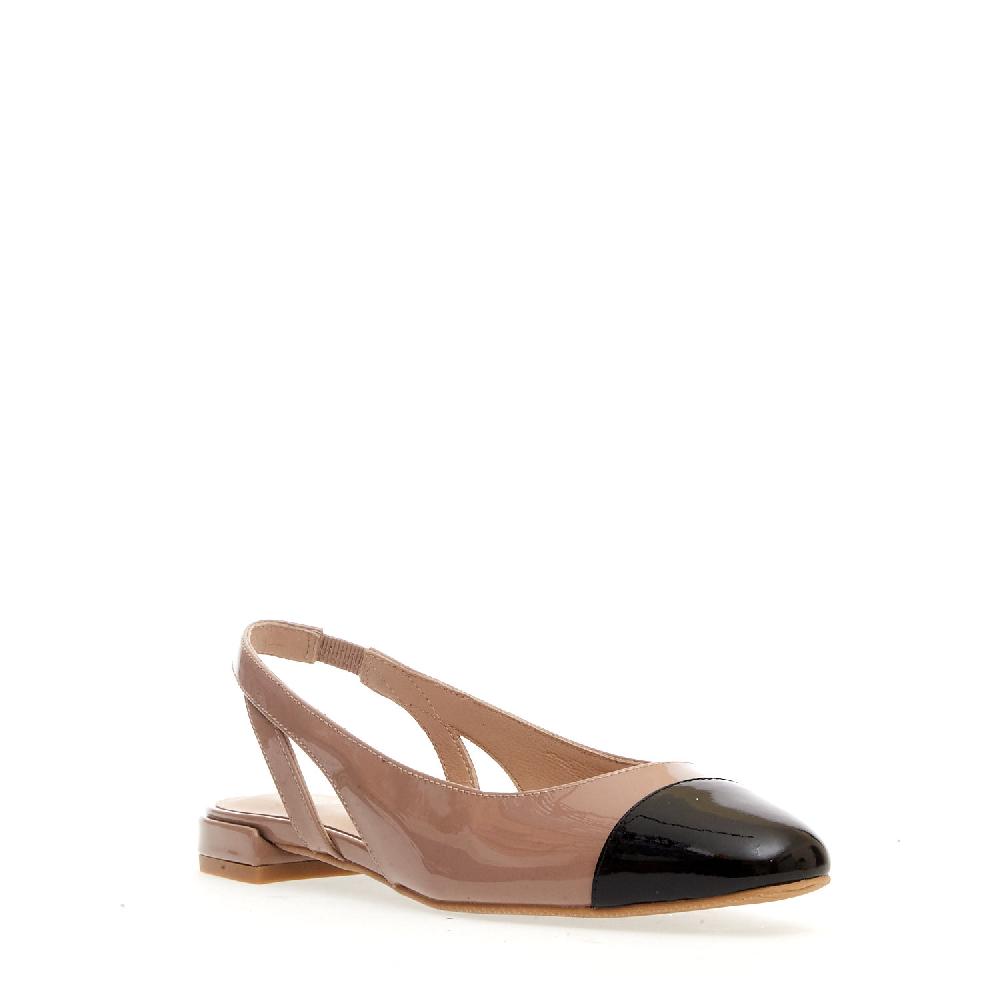 Sorelle Perego slingback bassa vernice nude e nero Nuovi prodotti