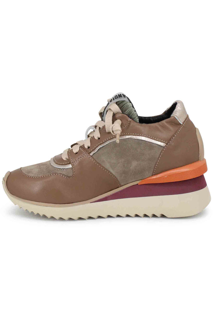 Spatarella Sneakers donna in pelle taupe con fondo zeppa Acquista Ora