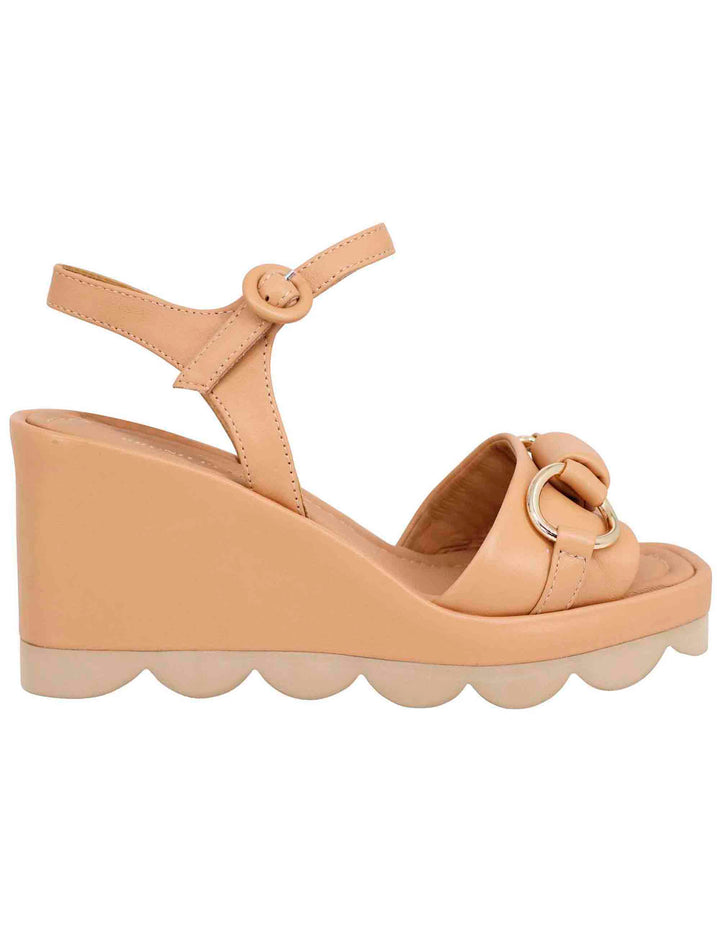 Spatarella Sandali donna in pelle beige con zeppa alta e cinturino alla caviglia Promozione