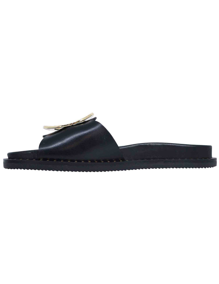 Spatarella Sandali donna flat in pelle nera con fussbett e fibbia in oro Fino al 55% di sconto