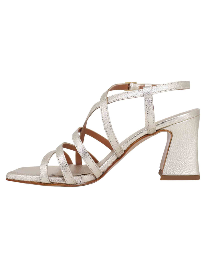 Spatarella Sandali slingback donna in pelle laminata platino con tacco alto e punta quadra Spedizione Gratuita