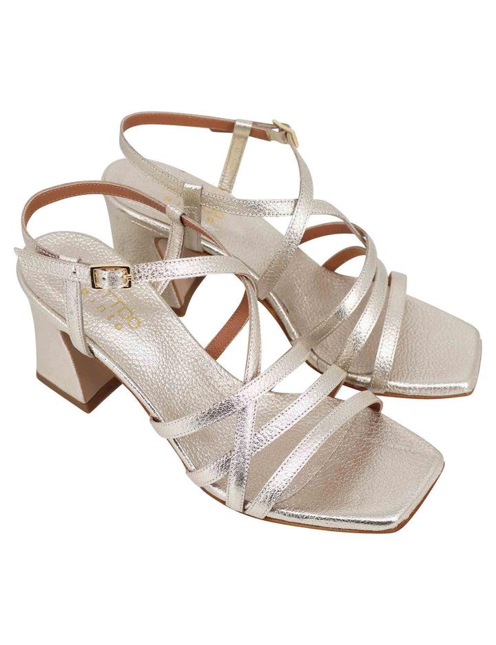 Spatarella Sandali slingback donna in pelle laminata platino con tacco alto e punta quadra Spedizione Gratuita