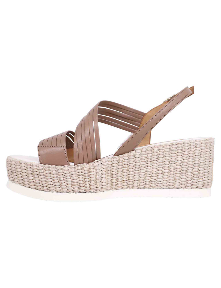 Spatarella Sandali slingback donna in pelle taupe con zeppa bassa fasciata in tessuto Offerta