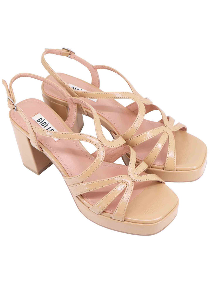 Spatarella Sandali slingback donna in vernice camel con tacco plateau e punta quadra Moda