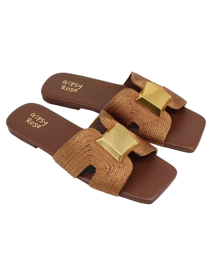 Spatarella Sandali flat donna in tessuto cuoio con borchia in oro e punta quadra Promozione temporanea