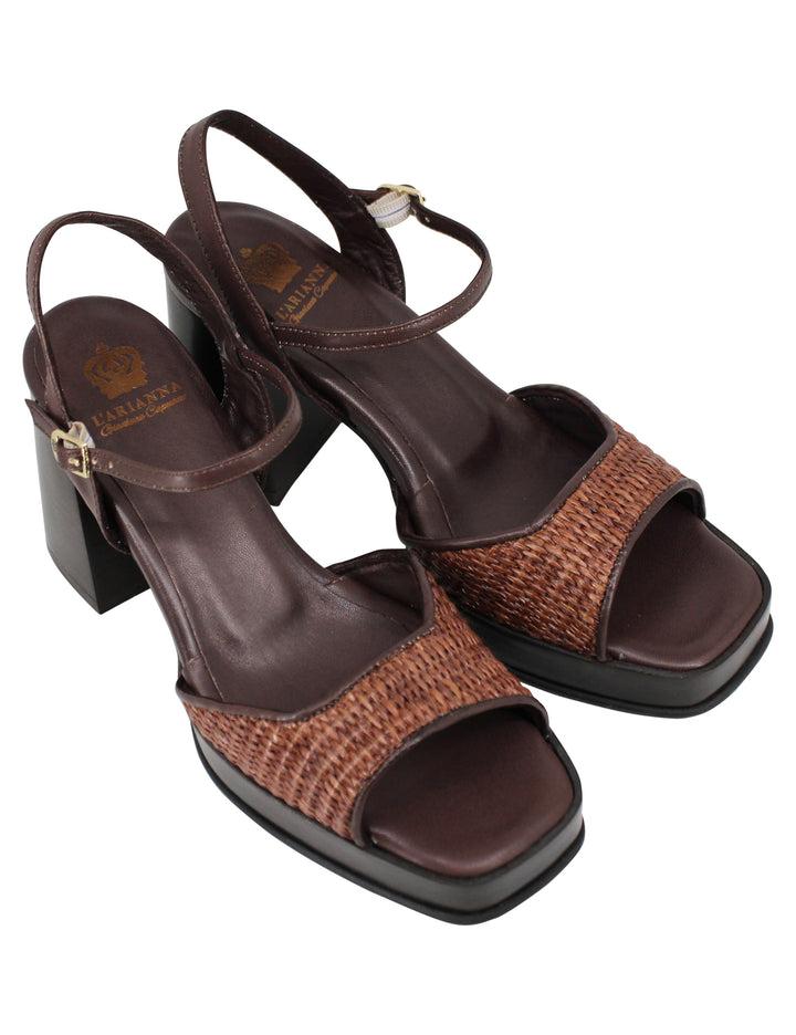 Spatarella Sandali donna in pelle e tessuto marrone con tacco punta quadra e cinturino alla caviglia Fino al 55% di sconto