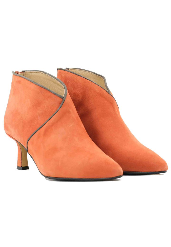 Spatarella Stivaletti TR1662/RT in camoscio arancione con zip posteriore In Vendita