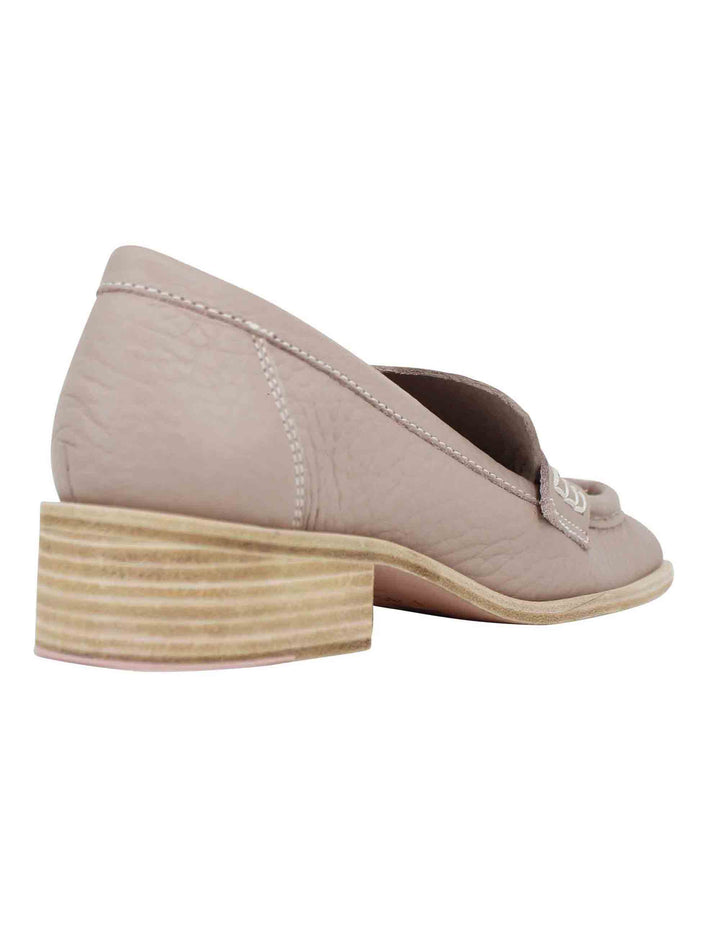 Spatarella Mocassini donna in pelle beige con vaschettone e suola in cuoio Grandi sconti