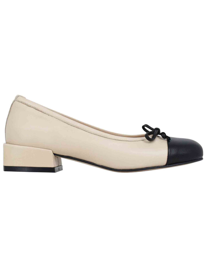 Spatarella Ballerine donna in pelle beige con puntale e fiocco nero Nuovi prodotti