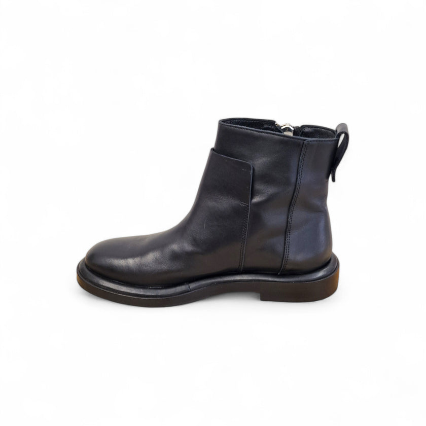 Viola Ricci Gio - Stivaletto in pelle nera Negozio